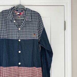 Rare 90s Tommy Hilfiger patchwork button-down longsleeve with embroidered crest